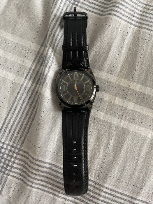 Ceasuri diferite modele