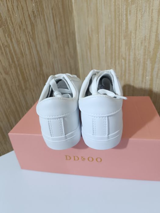 Женские кросовки