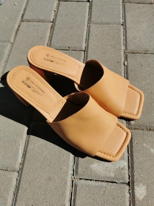 Pereche NOUĂ de papuci, BEJ/NUDE, CALL IT SPRING, măsura 40