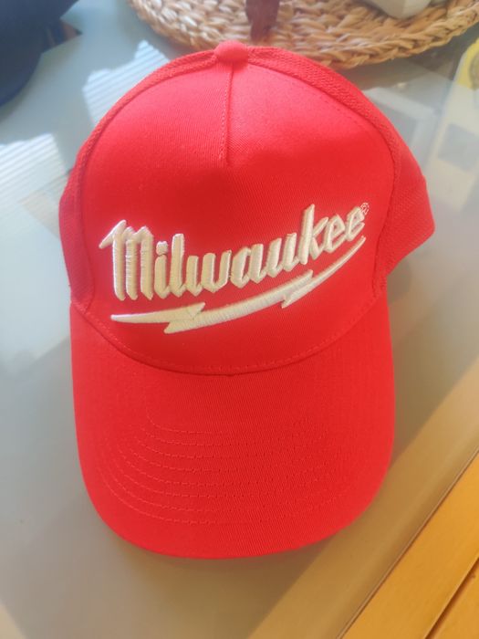 Нови шапки с козирка Бързи и яростни 9 и  Milwaukee