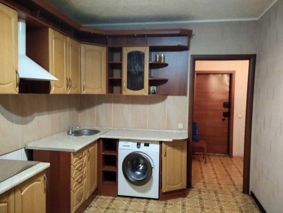 Продается 2 комн квартира в бывшем общежитии