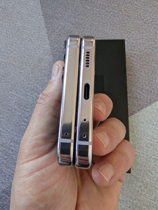 Samsung Galaxy Z Flip 5 5G- 512 GB