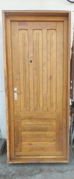 Usa intrare apartament / casa (include  toc, extensie si pervaz)