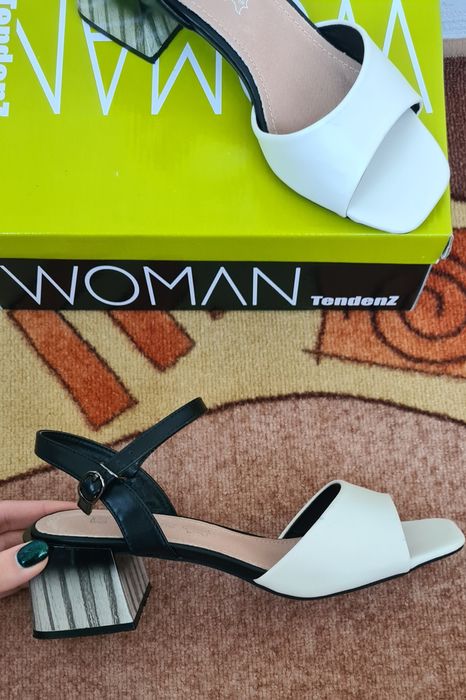 Дамски сандали с ток