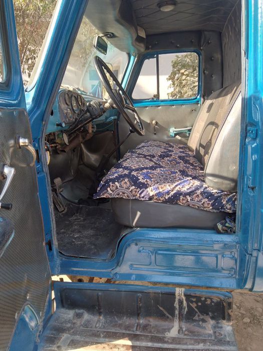 Qamashi:Gaz 53 vodavoz 5t sotiladi 1988 yil 6 balon yangi