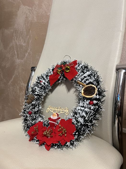 Коледна украса - свещници и венци