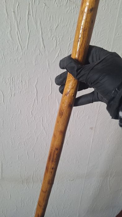 Бастун дървен продавам