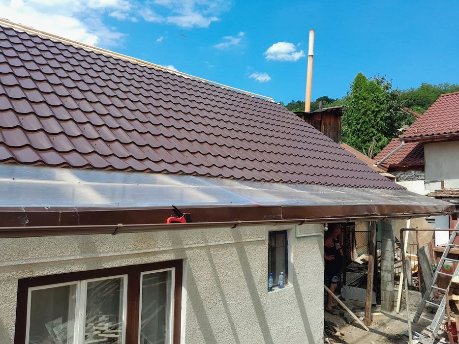 Acoperișuri • Jgheaburi • Reparații | Experiență 10+ ani 
Telefon :075