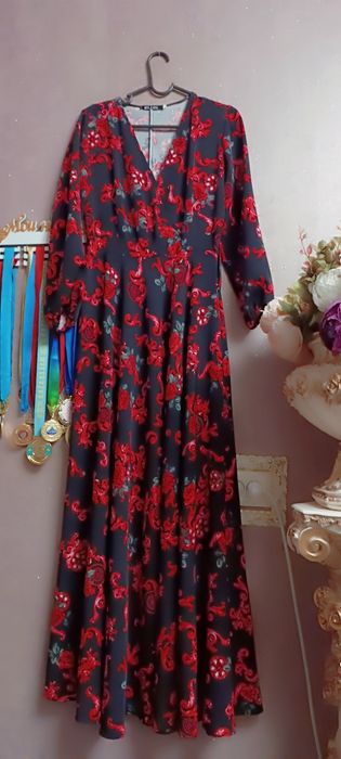 Продаю Платье в пол