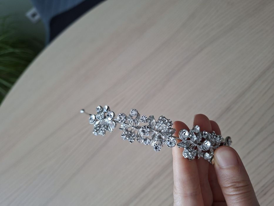 Accesoriu par cu pietre