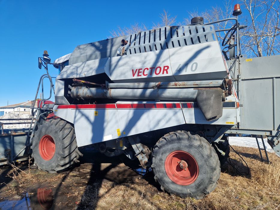 Продам два комбайна вектор 410