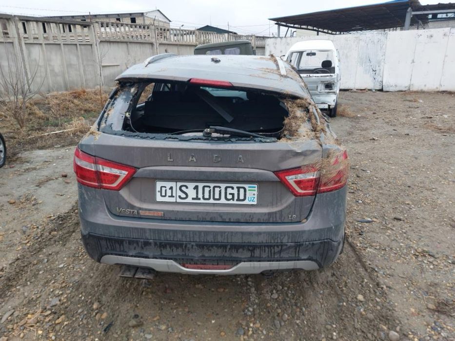 SROCHNA sotiladi lada vesta sw cross