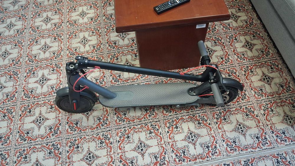 Vand trotineta electrica Xiaomi pentru piese
