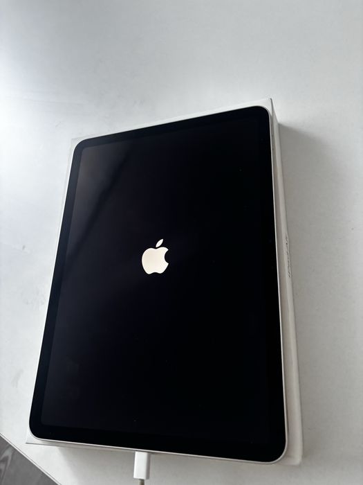 iPad Air 11” M4, 128 GB, 8GB RAM, Wi-Fi – Starlight