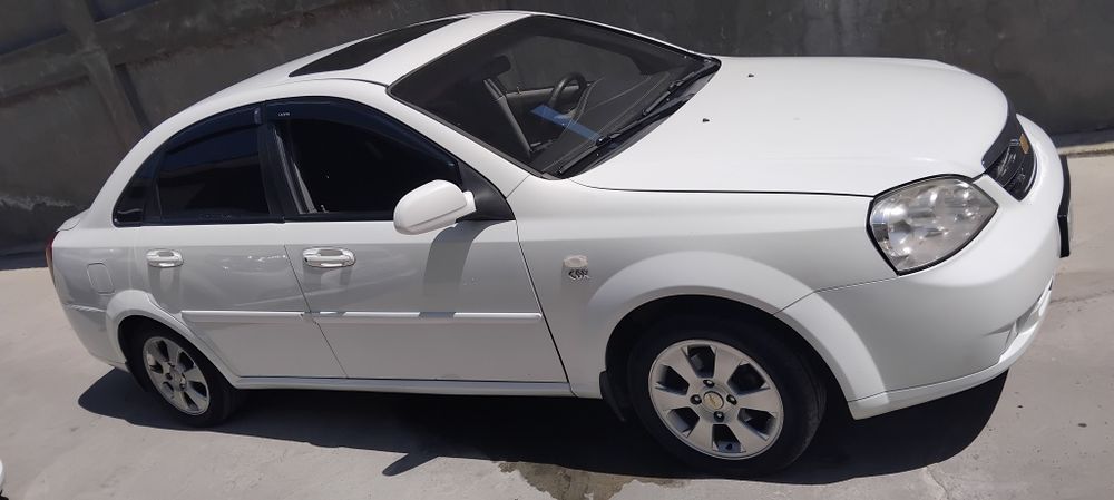 Lasetti 1.8 sotladi srochna