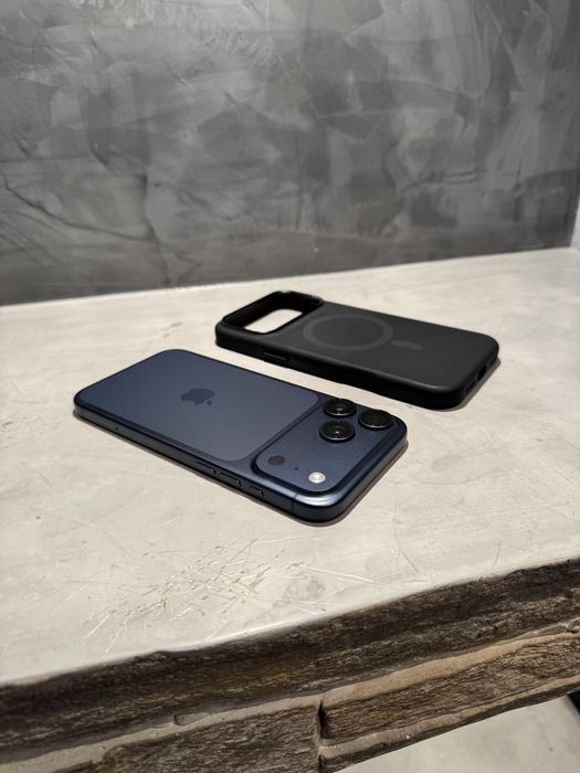 КАТО ЧИСТО НОВ Iphone 17 Pro Max 256 GB Blue