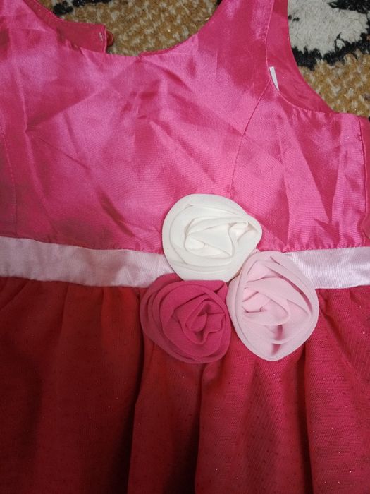 Шикарное фирменное платьице