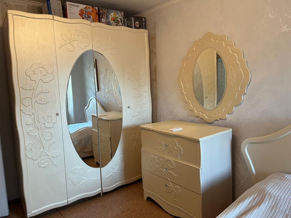 Спальный гарнитур