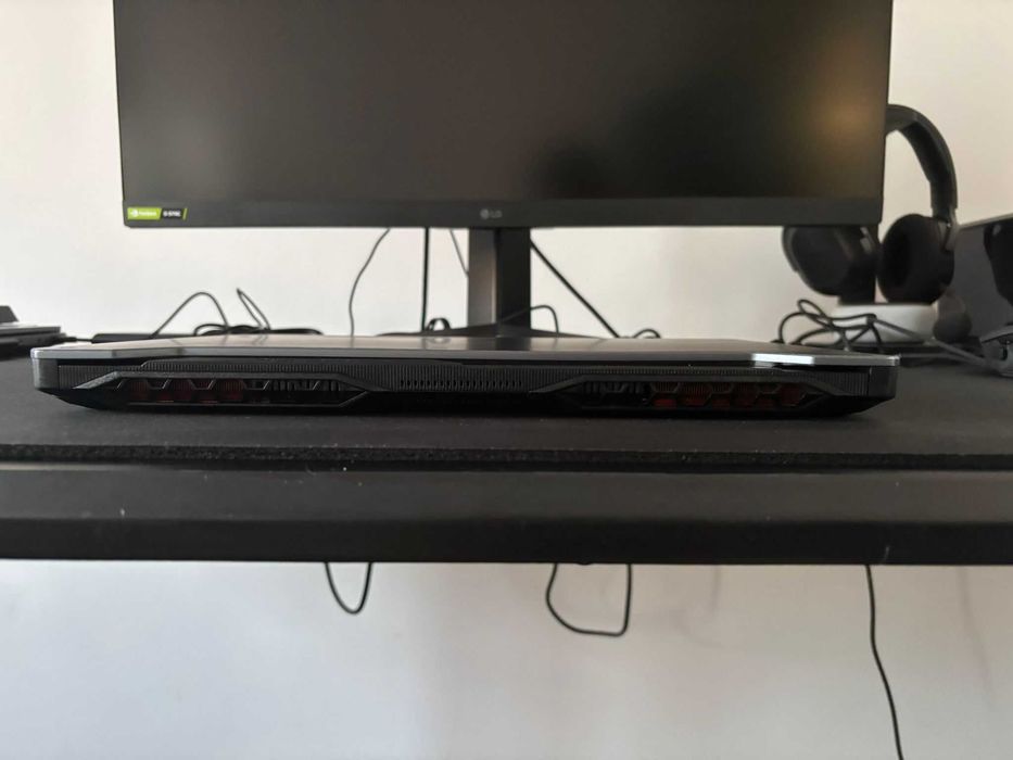 Laptop Asus TUF Gaming A15 - Ryzen 7 4800H - RTX 2060 6GB - 16 GB RAM - SSD 1 TB + Cooler Thermaltake + Mouse Razer