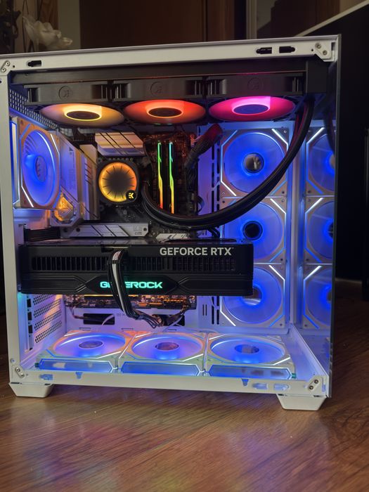 Геймърски компютър/ I7 13700K/Водно/32GB/RTX 5080/2TB SSD