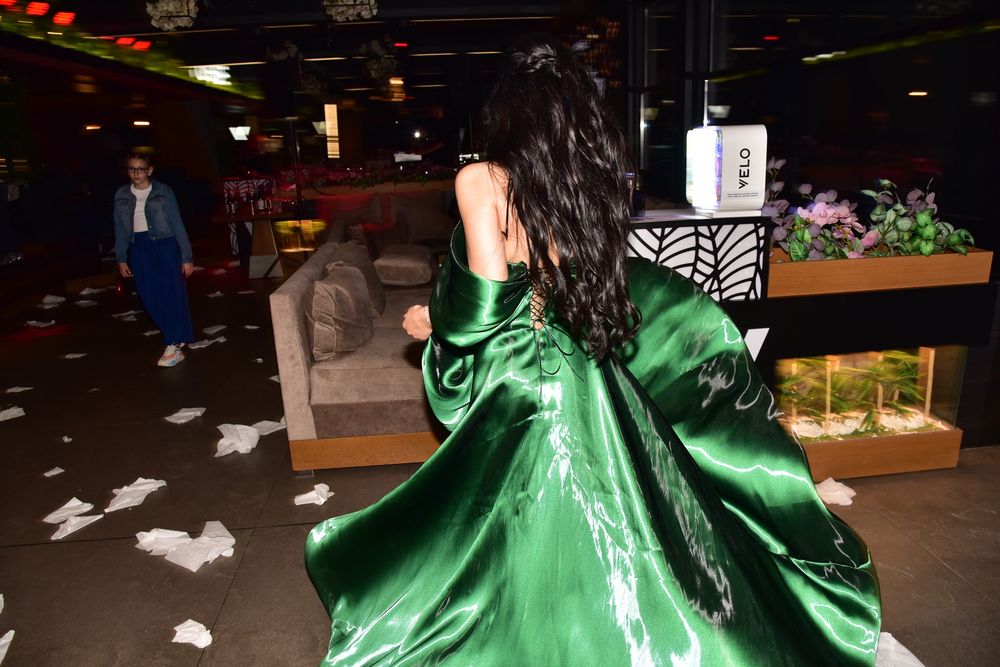 Елегантна дизайнерска рокля