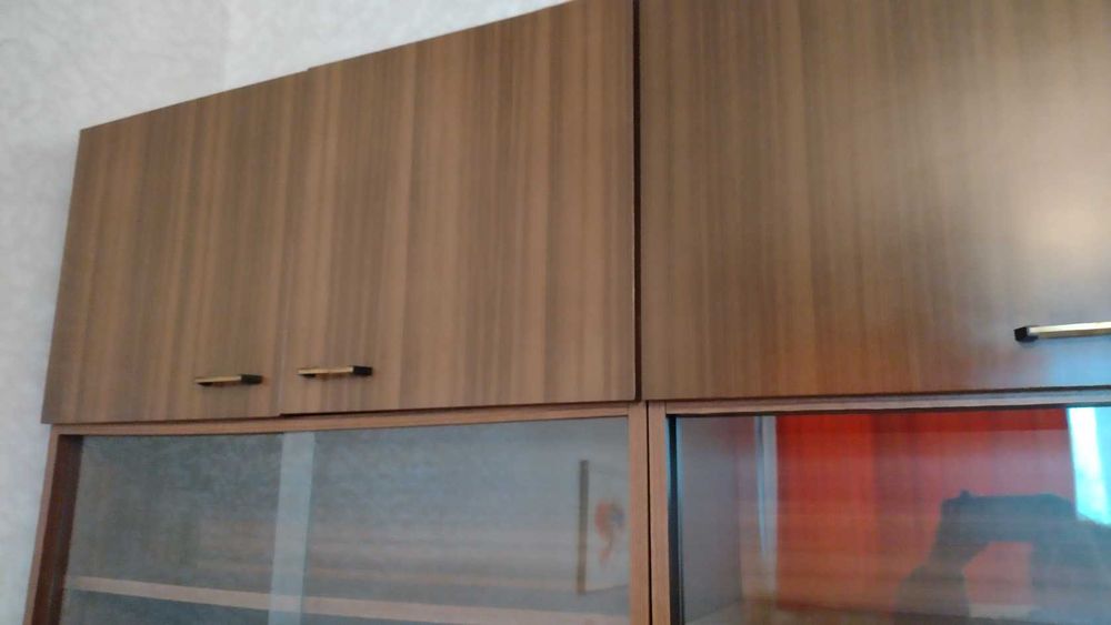 Предлагам три много добре запазени холни секции