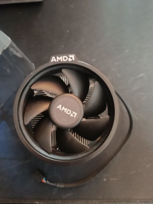 Procesor AMD Ryzen 3 2200G