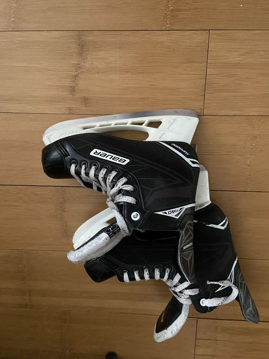 Продам коньки Bauer
