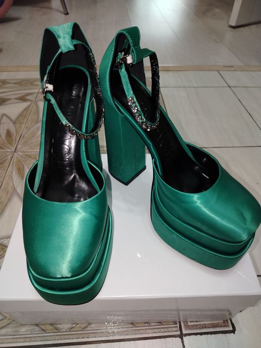 Туфли VERSAGE изумрудного цвета