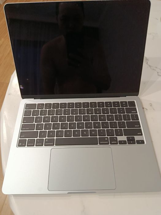 MacBook air 13 m4, 16/256