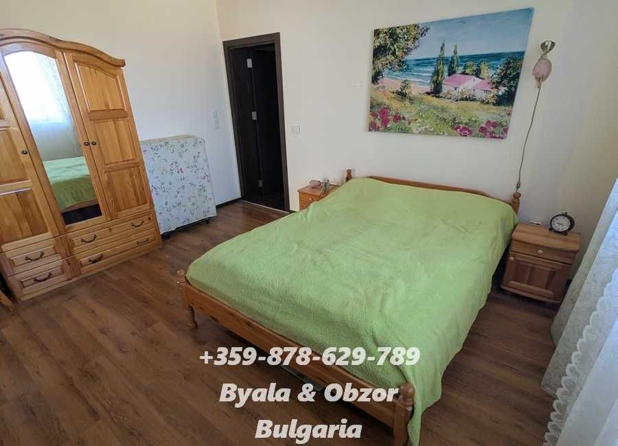 Просторен двустаен апартамент с камина