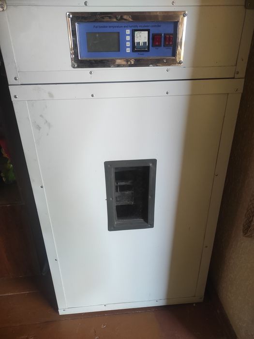 Inkubator bilan xaladelnik sotiladi 7 million