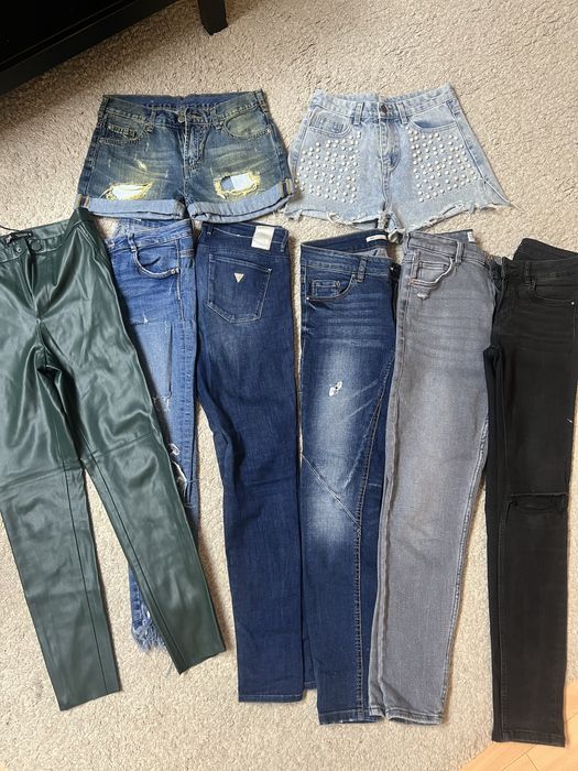 Платья, шорты, футболки.