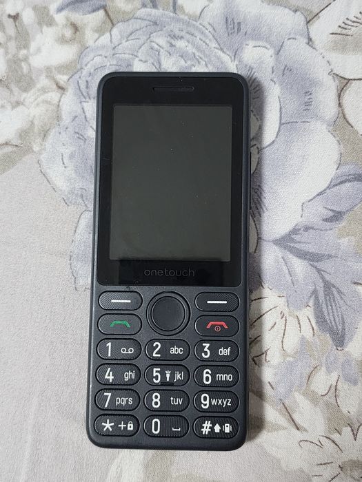 Telefon cu butoane