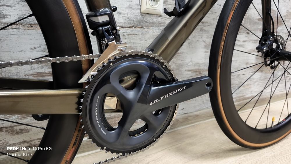 Карбонов шосеен велосипед Scott Foil 10 Disc Ultegra Di2 Syncros | S