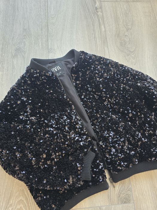 Черно яке на пайети Zara