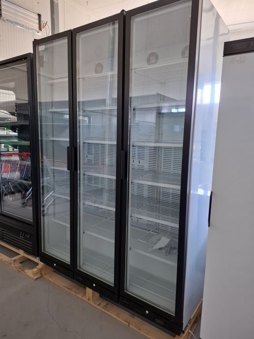 Вертикална хладилна витрина UGUR UCOOL