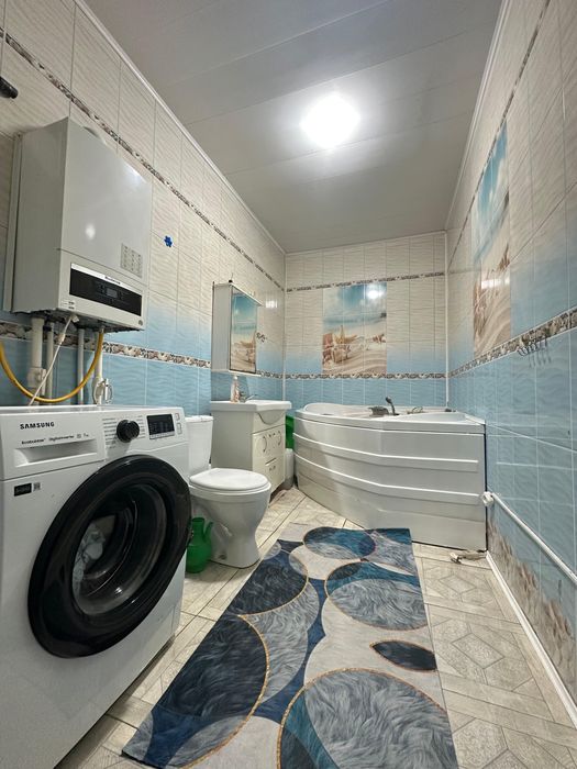 Продается дом газоблок , с гаражом .