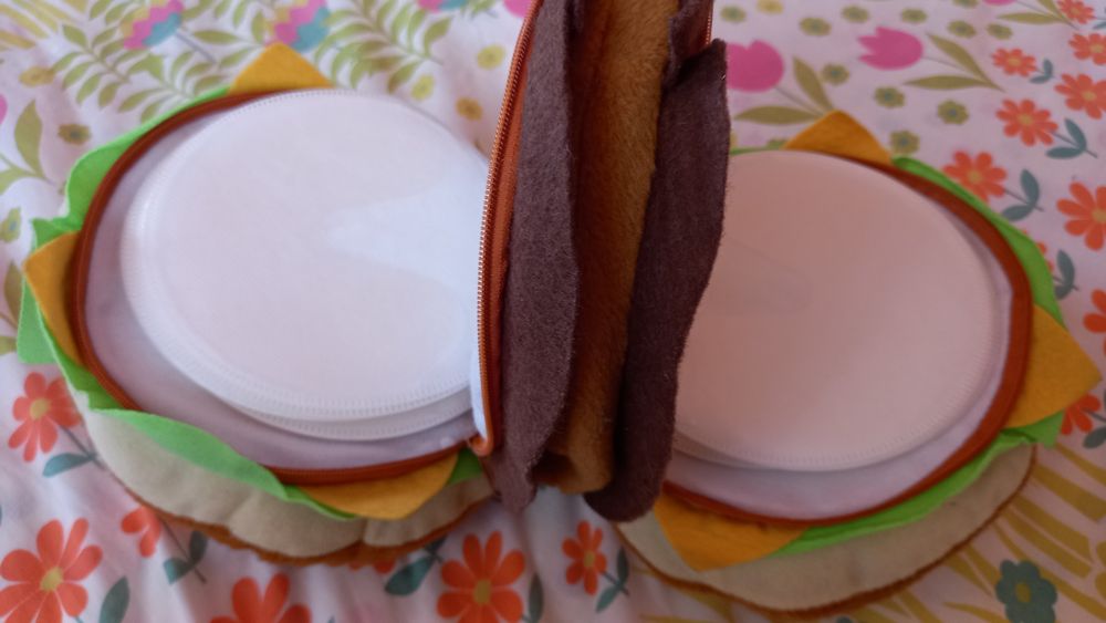 Vand suport portabil pt 24 CD-uri,forma hamburger