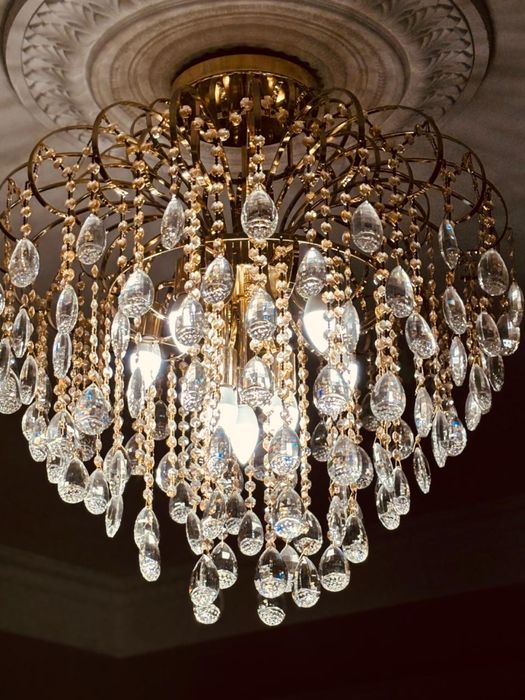 Люстра б/у (8лампочек в подарок)