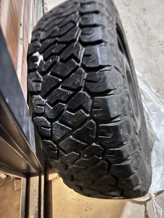 Продам Шины на дисках 4 шт комплект