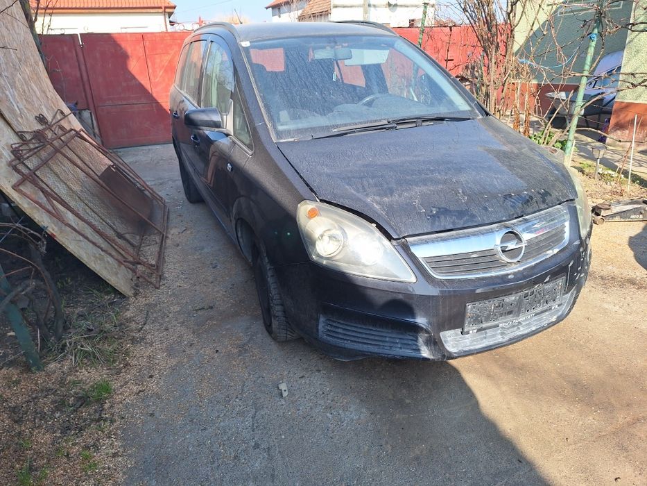 Dezmembrez opel zafira b 1.9
