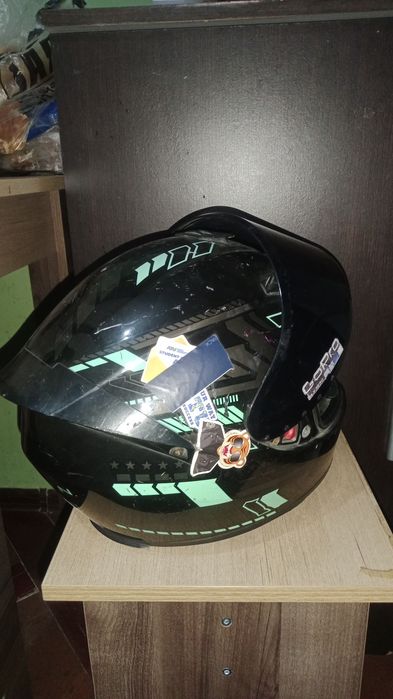 Шлем с гарнитурой  и с телефон держатель