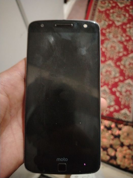 Motorola Z flor sotiladi