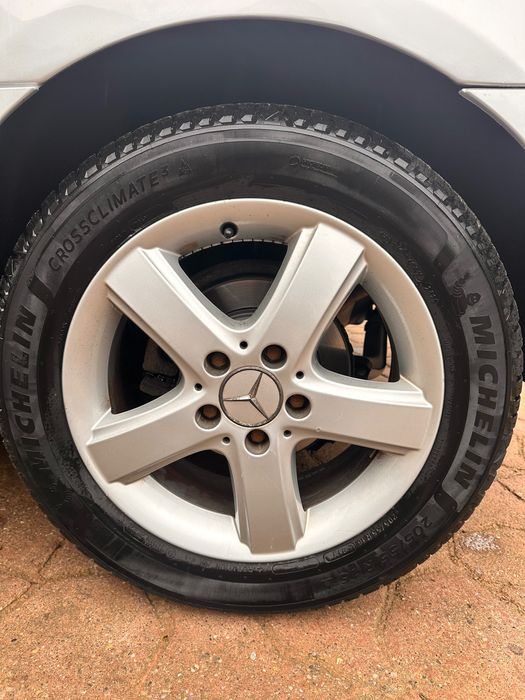 Mercedes b class automat Android auto/Apple carolay