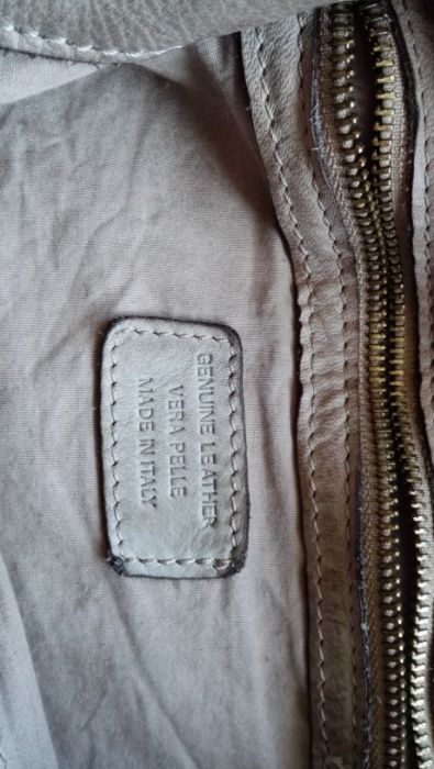 Продавам уникална дамска кожена чанта