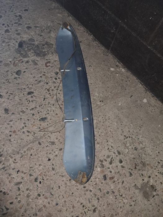 Продам  спойлер универсальный