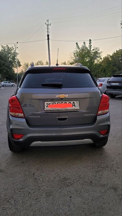 Treker 1 2020-yil 96800 km alo darajada