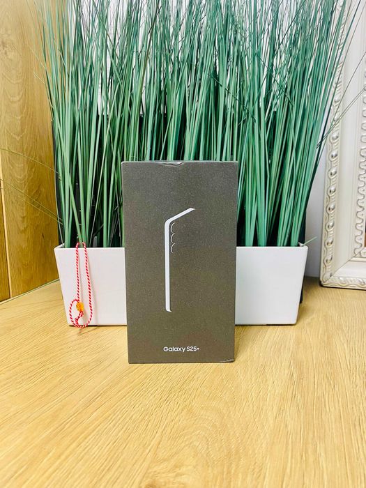 ЧИСТО НОВ !!! Samsung Galaxy S25+, 12GB RAM, 256GB, 5G, Silver Shadow