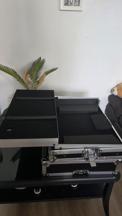 Traktor s4 Диджейский пульт
